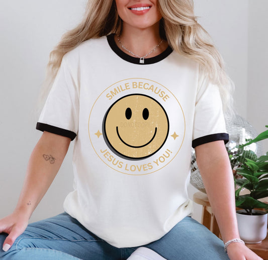 Smile Because Jesus Loves You-Shirt